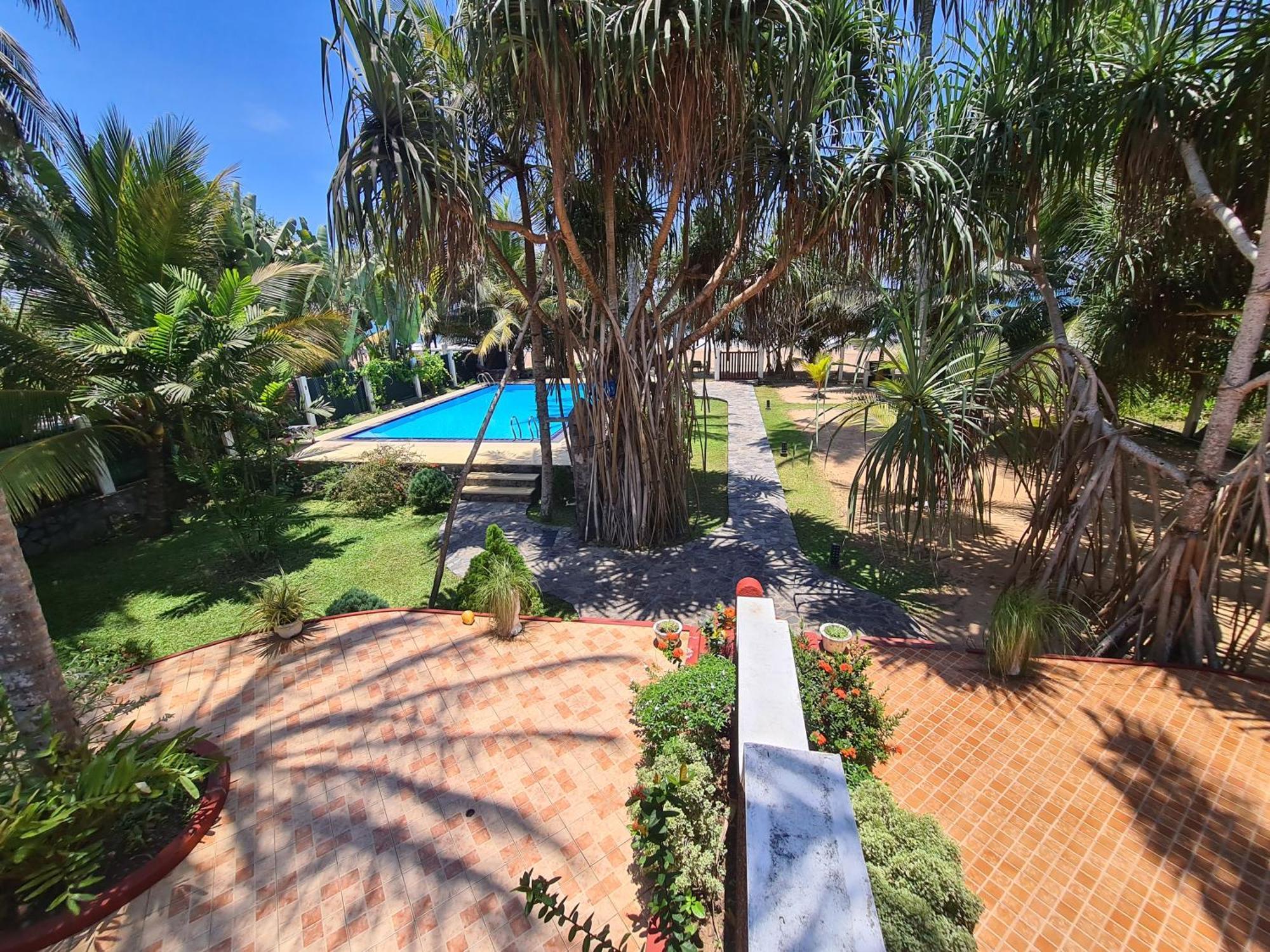 Czech House Villa Tangalle Exterior photo