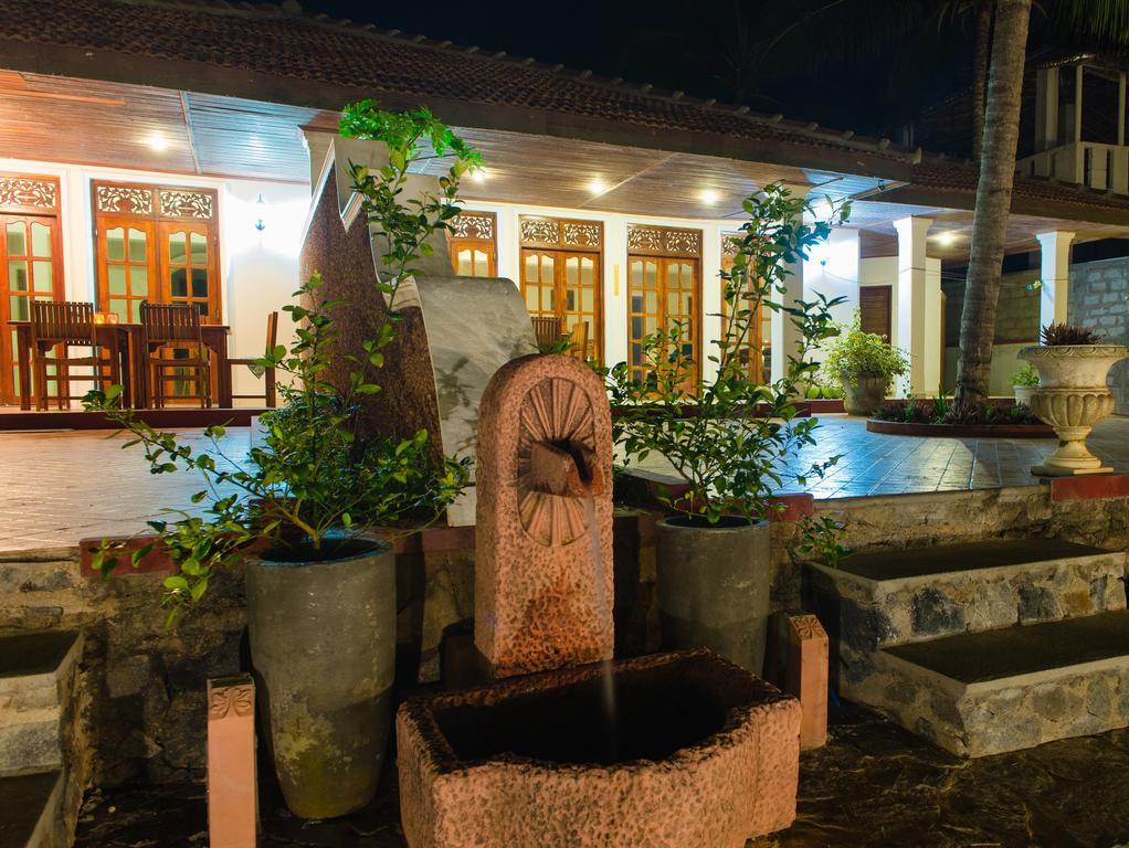 Czech House Villa Tangalle Exterior photo